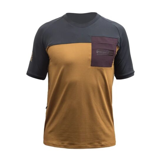Fresh Trash MEN'S HORIZON POCKET SHORT SLEEVE JERSEY GOLDEN/BLACK Velikost: XXL