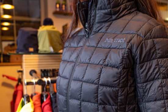 Marmot Women's Echo Featherless Hybrid Jacket - black Velikost: L - Obrázek 2